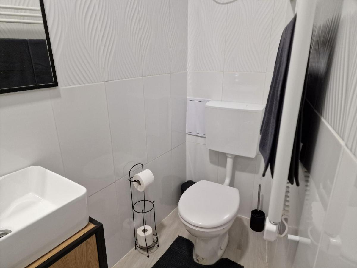 Schmidt Apartman Miskolc Belvarosaban Eksteriør billede